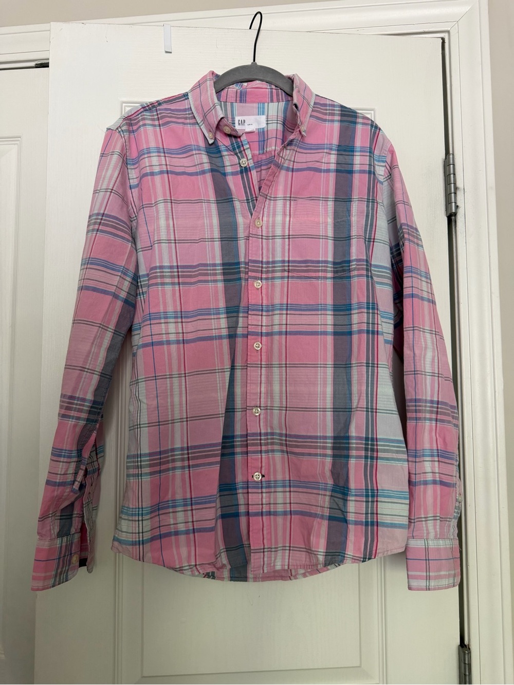 Gap Y2K pink and blue plaid button-up shirt in XS